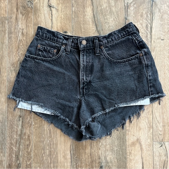 Vintage Levi’s 90s Washed Black Denim High Rise Cut Off Jean Shorts - Picture 4 of 8